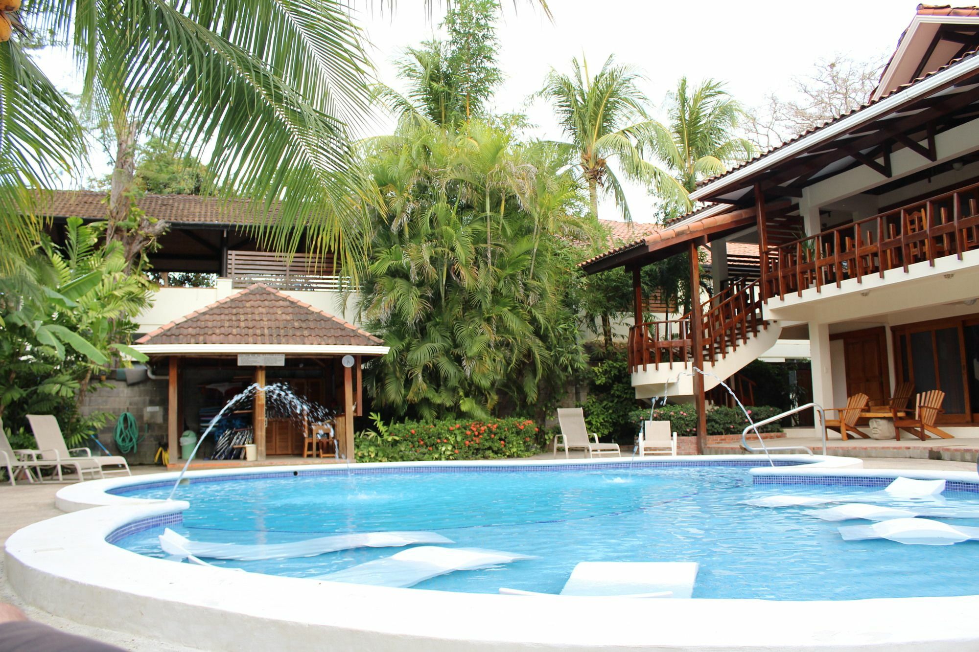 Casa Cook Beachfront Hotel Tamarindo Exterior photo